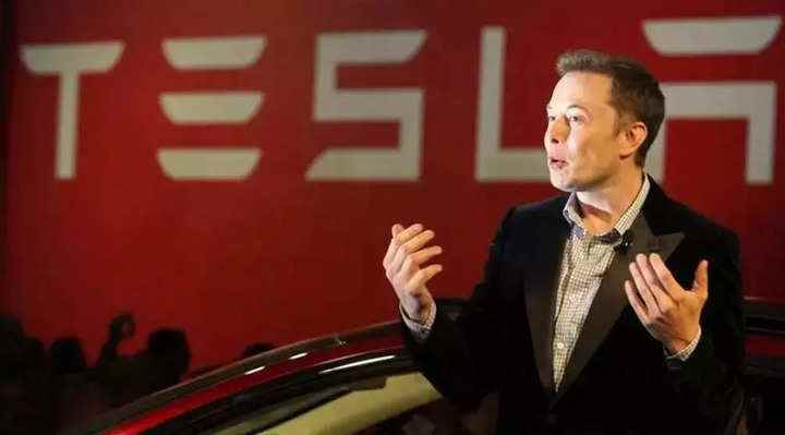 CEO Elon Musk, Tesla'nın FSD yazılım fiyatının tekrar yükseleceğini söyledi
