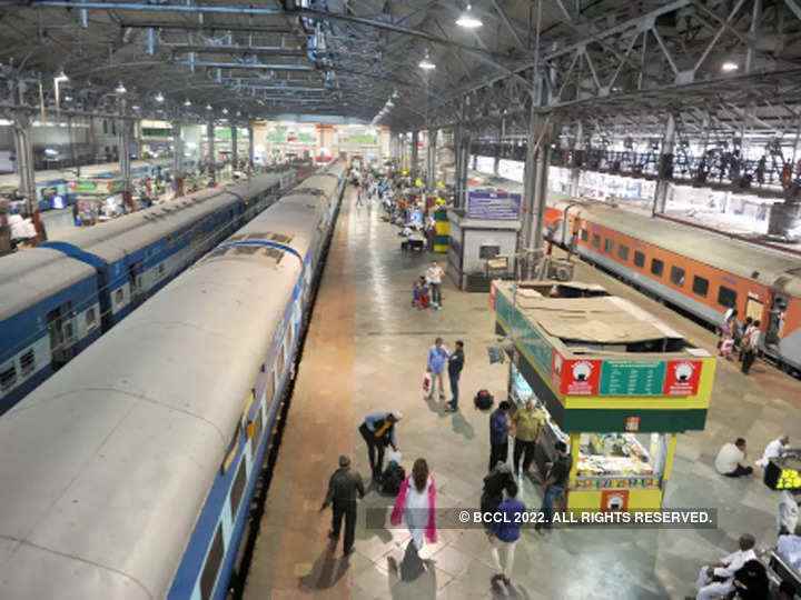 Mumbai'nin demiryolu ağında daha hızlı internet erişimi sunan bu yeni teknoloji