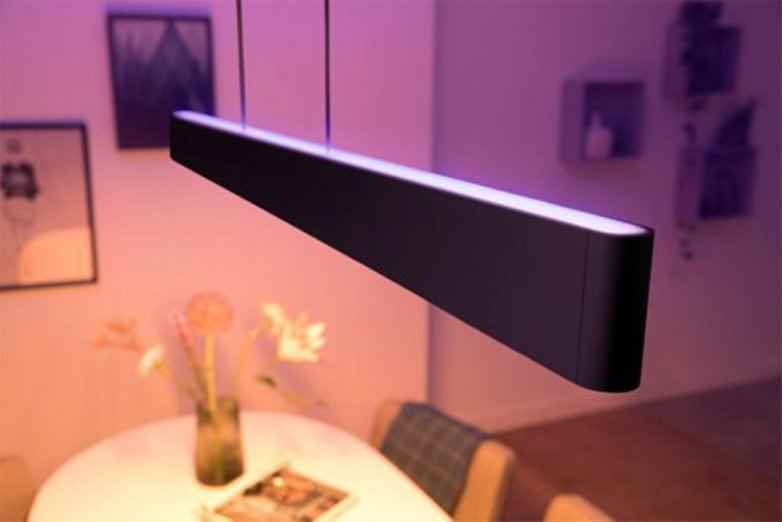 Philips Hue Ensis sarkıt aydınlatmalı yemek odası