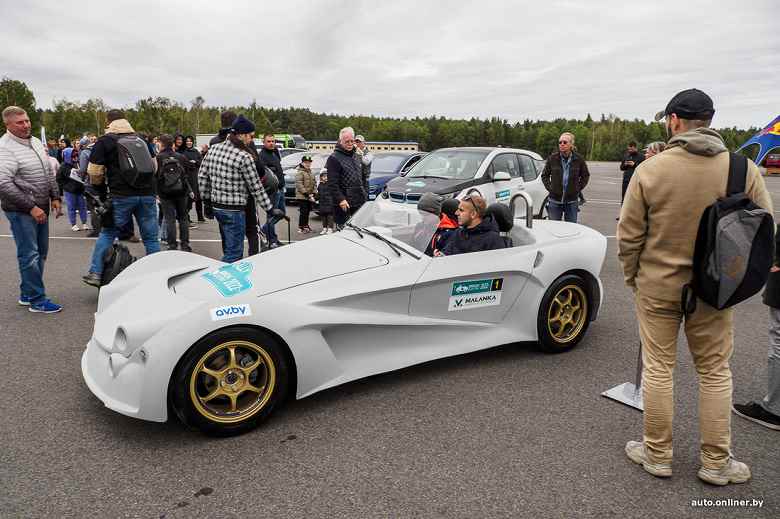 Belarus'un ilk spor elektrikli otomobili tanıtıldı