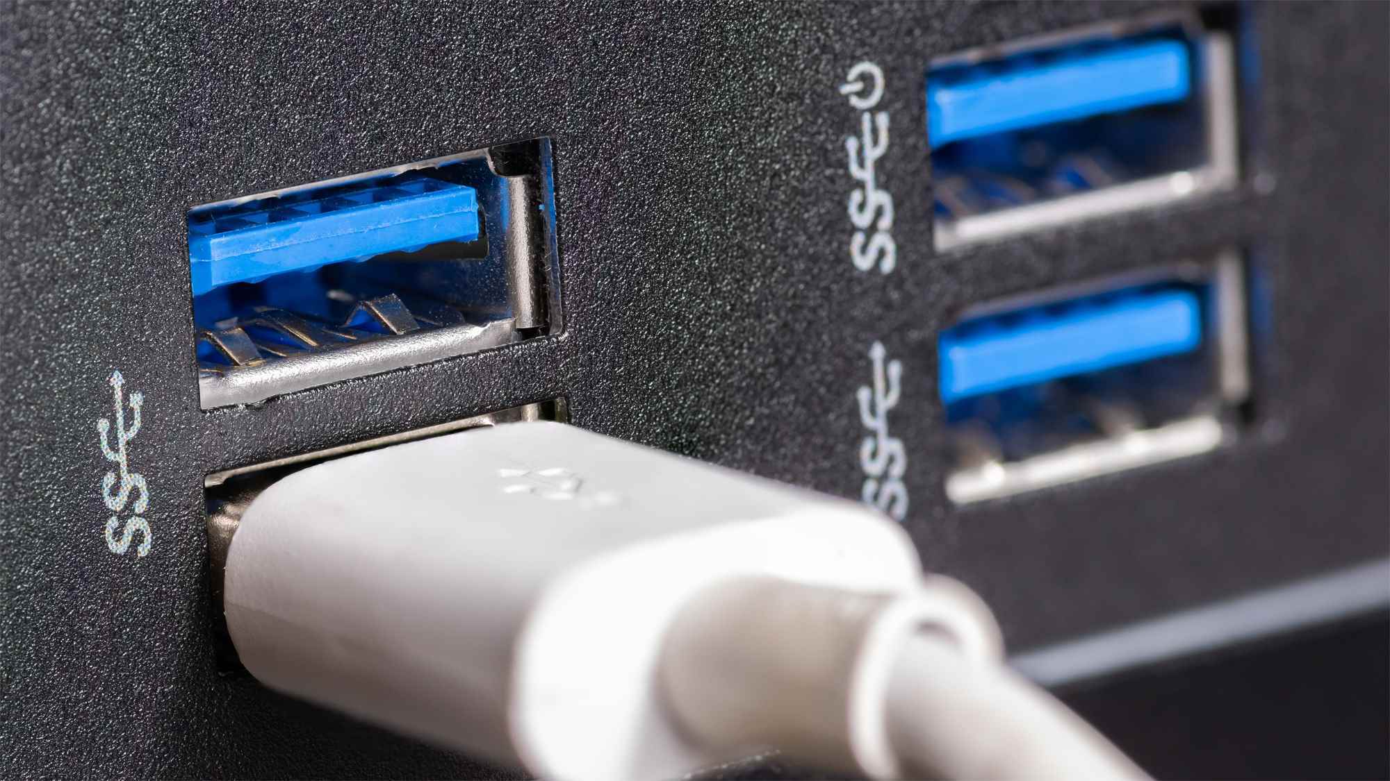USB 3.0 / 3.1 / 3.2 5 Gbps Bağlantı Noktaları Genellikle Mavidir