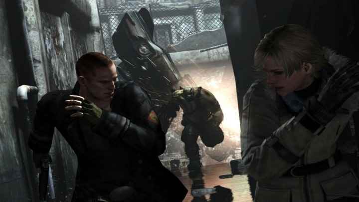 Jake Muller, Resident Evil 6'da bir canavardan kaçıyor.