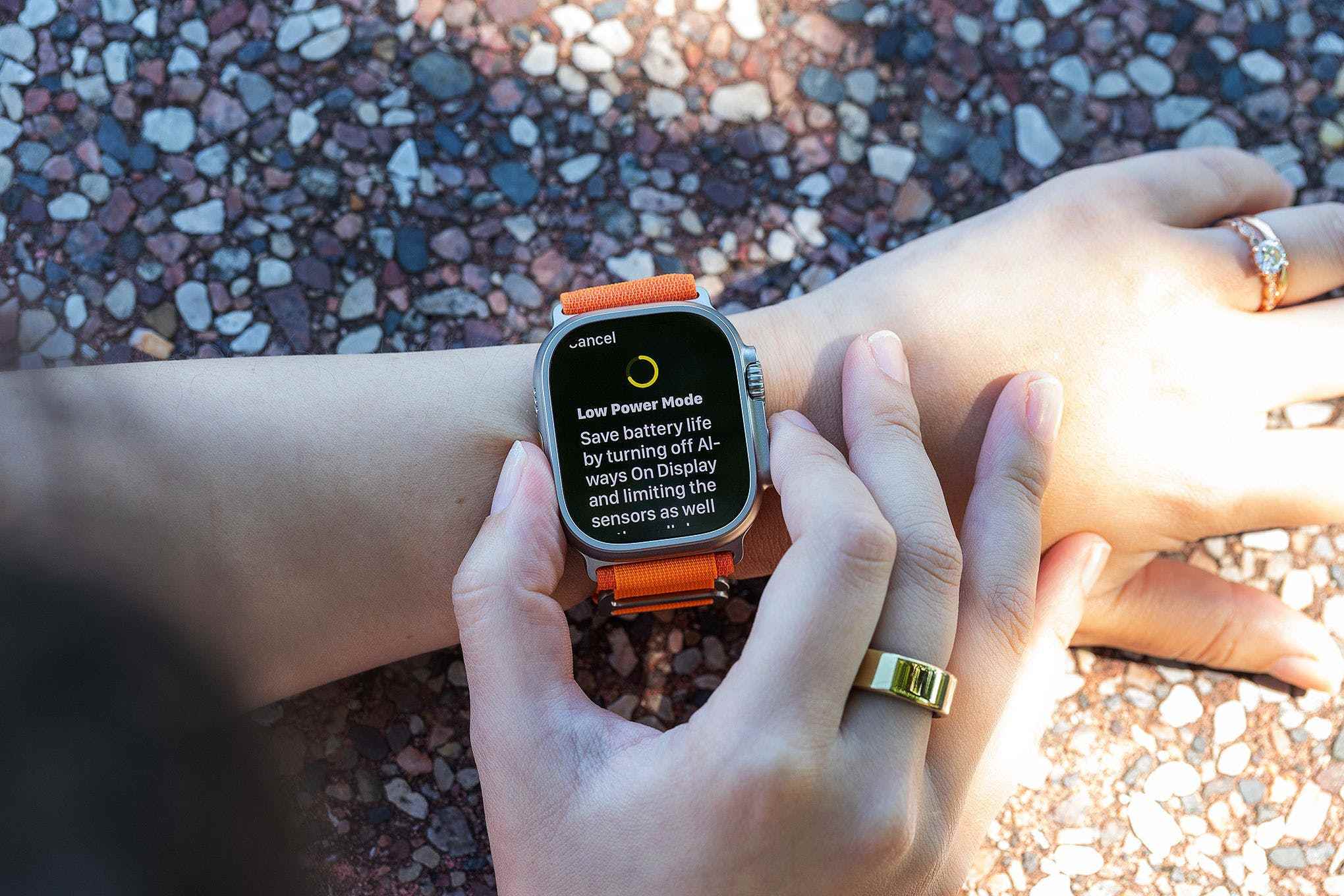 Apple Watch Ultra'da düşük güç modu ekranı