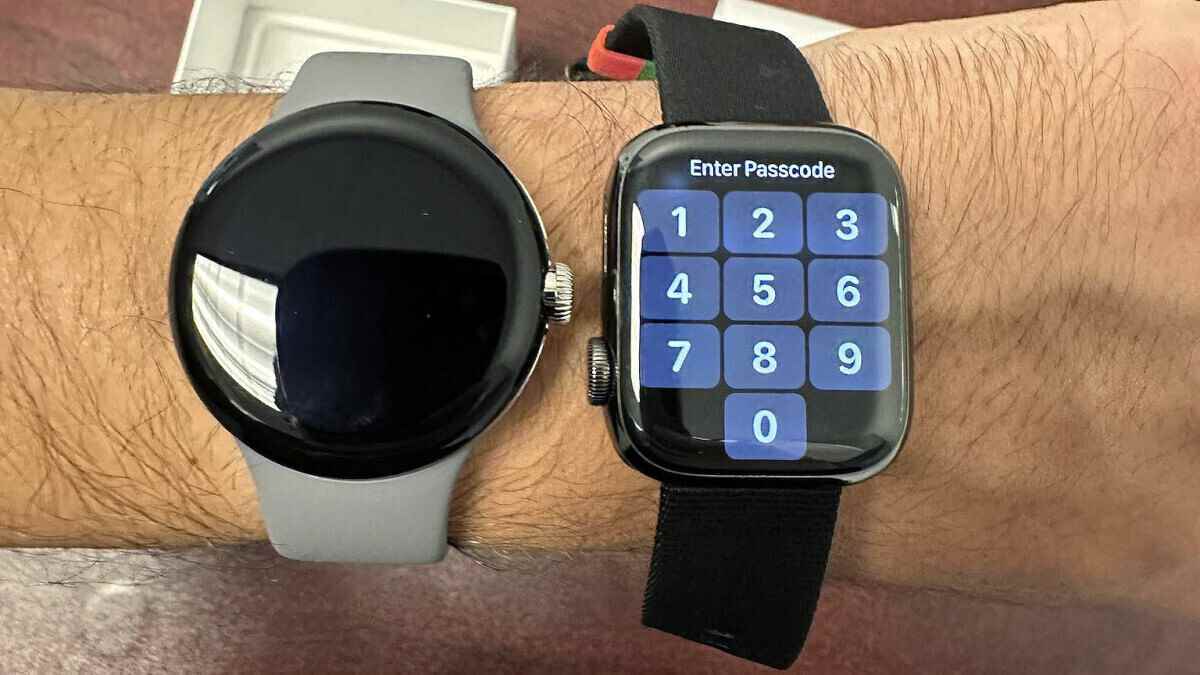 Apple Watch'un yanında bir Google Pixel Watch demo biriminin fotoğrafı - Google Pixel Watch: Beklediğim Apple karşıtı Watch?  Android kullanıcıları için yeni bir varsayılan mı?