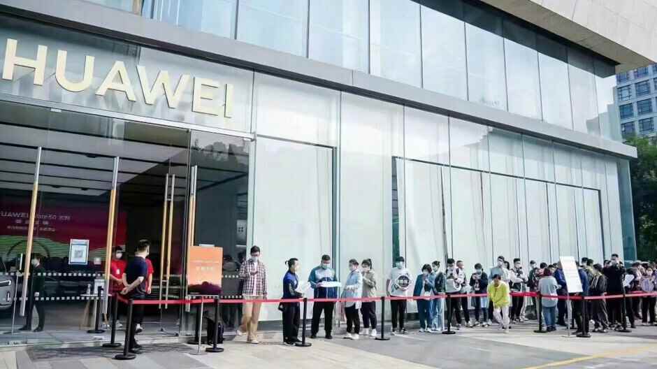 Telefonların piyasaya sürüldüğü gün Huawei Mate 50 serisini uzun çizgiler karşılıyor - Huawei, ABD çip yasağını nasıl aşmayı planlıyor?