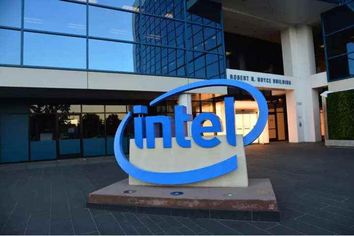 Intel dünya çapında binlerce işi kesebilir: Rapor