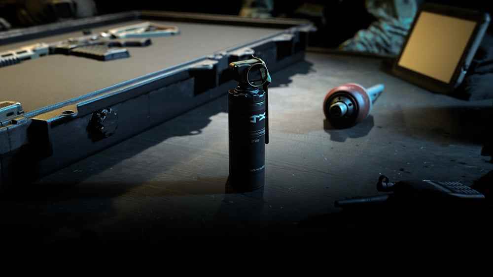 Flash Grenade, cephaneliğinizde olması gereken iyi bir yardımcı araçtır