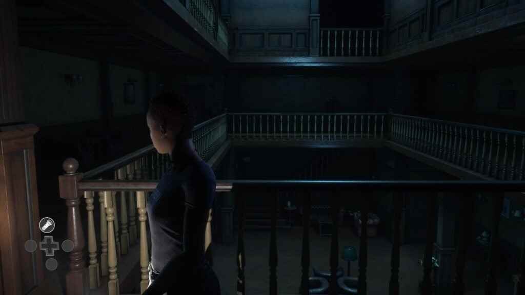 İçimdeki Şeytan Jamie'nin bir merdivene baktığını gösteren ekran görüntüsü