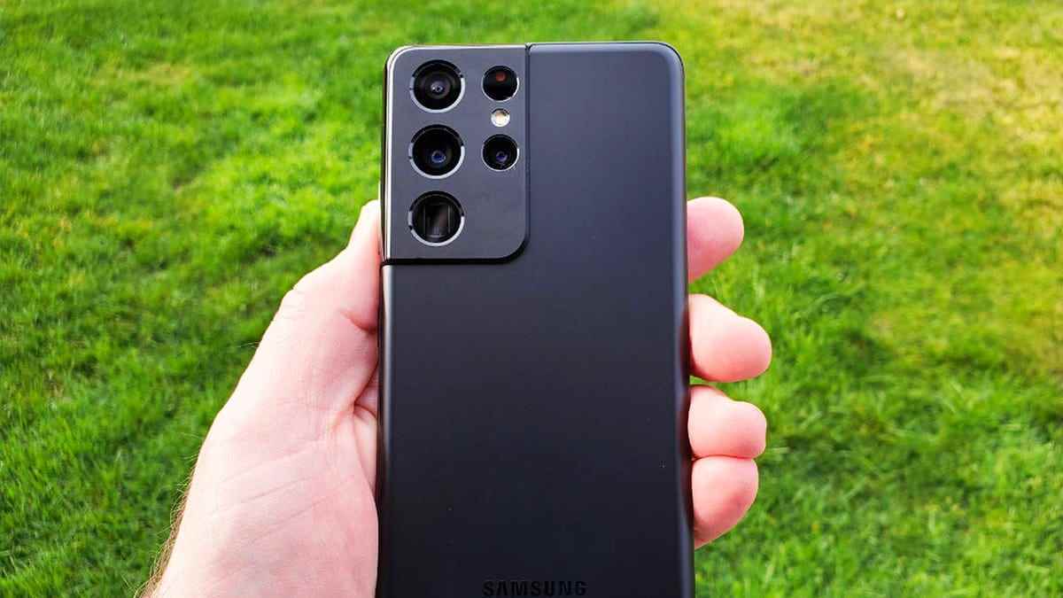 Samsung Galaxy S21 Ultra elinizde