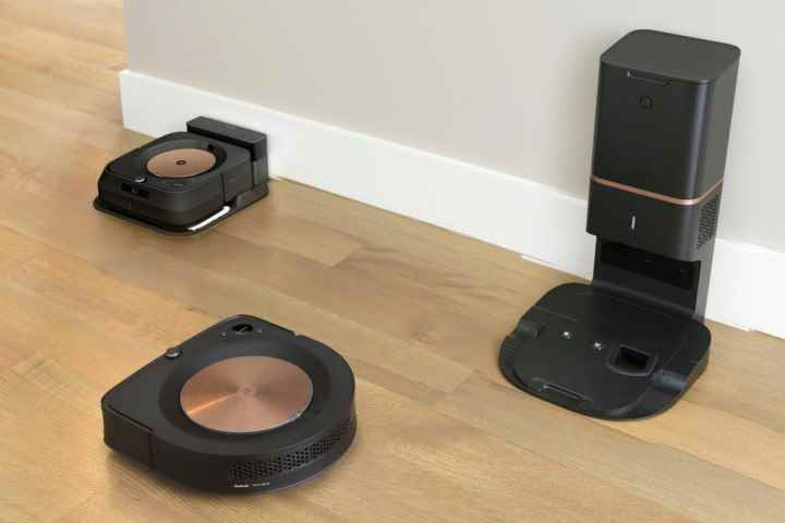 Roomba Braava robot paspas ile parke zemin üzerinde iRobot Roomba S9+.