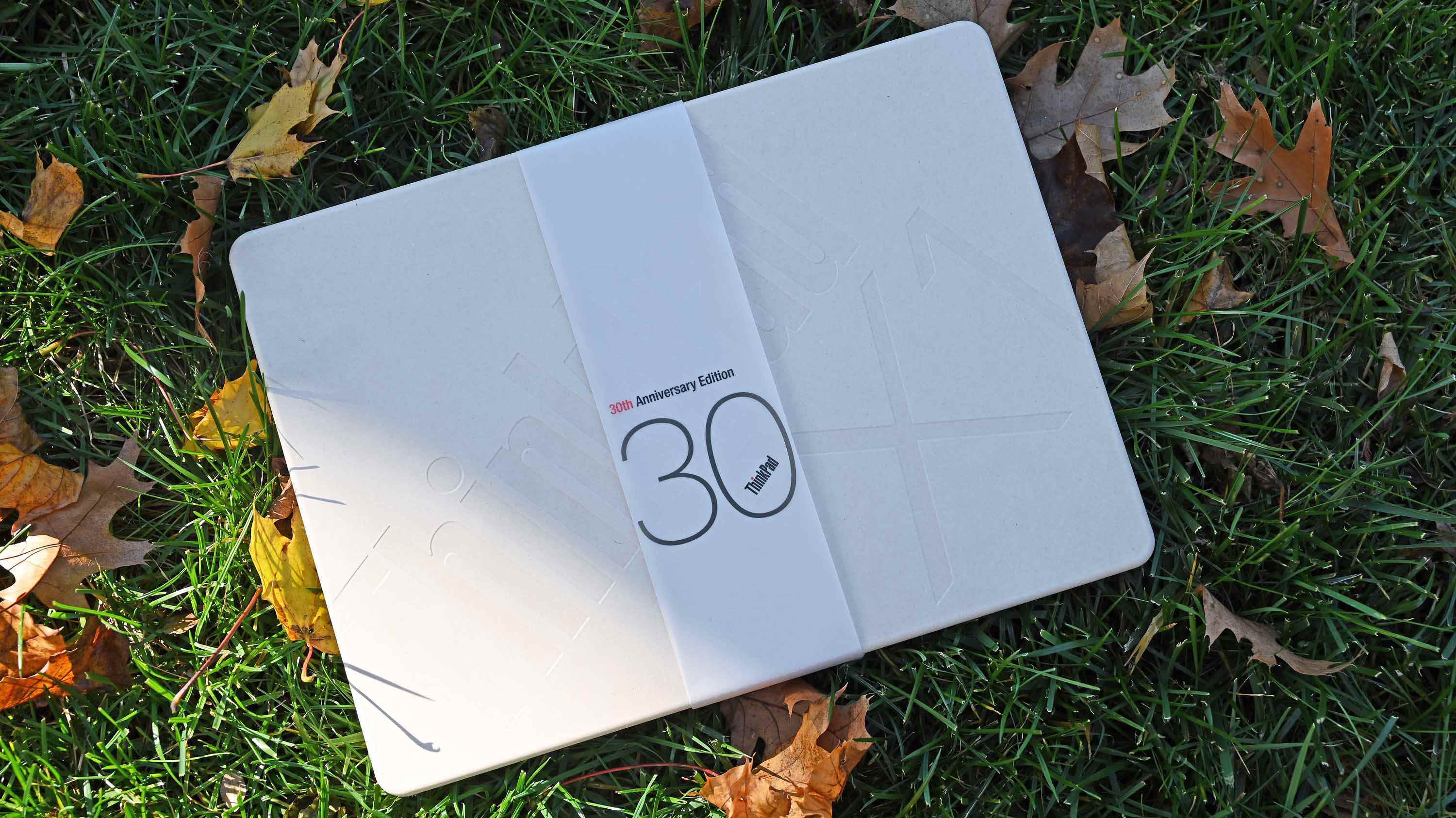 ThinkPad X1 Carbon '30. Yıldönümü Sürümü'