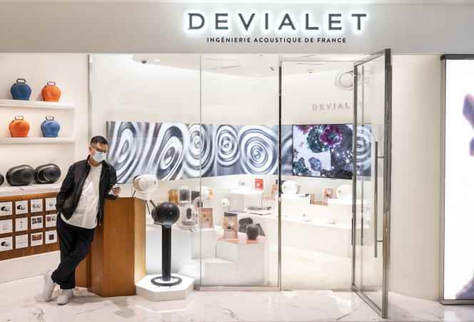 Fransız ses teknolojisi şirketi Devialet'in 17 Ocak 2022'de Hong Kong'daki bir mağazasının önünde.