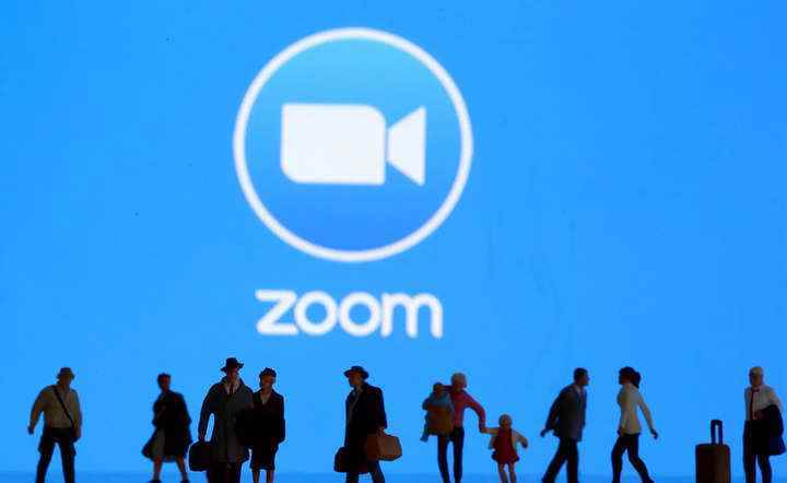 Zoom, yavaş çevrimiçi iş nedeniyle yıllık gelir tahminini düşürdü