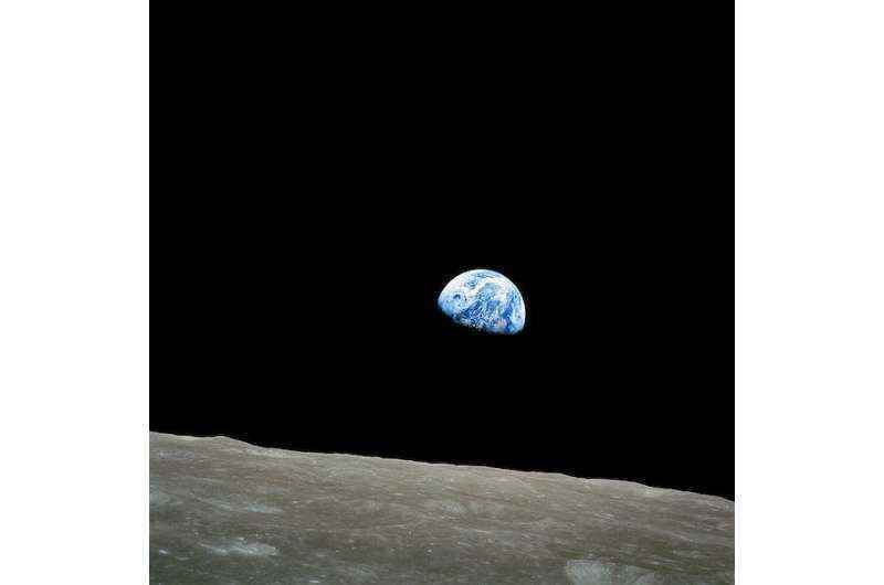 Ayın ötesinden geriye bakmak: uzaydan gelen görüntüler dünyayı görme biçimimizi nasıl değiştirdi?