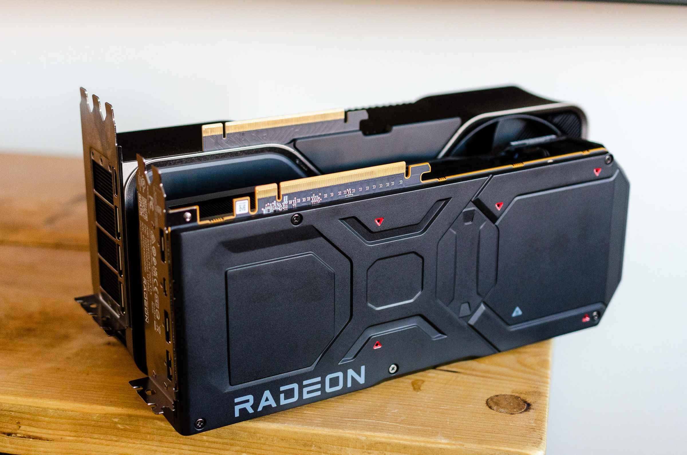 Radeon RX 7900 XTX ve Nvidia'nın RTX 4080'i.