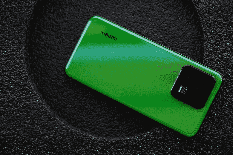 Xiaomi 13 ilk kez canlı olarak yeşil renkte gösterildi