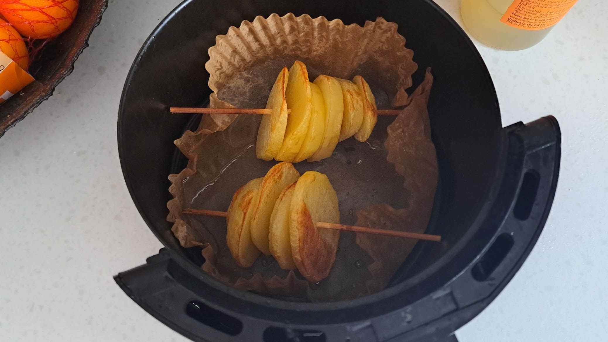 Hava fritözünde pişen patates ağaçları