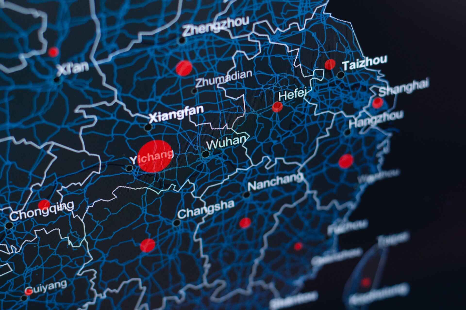 Şehirlere bağlı olarak farklı boyutlarda kırmızı daireler içeren, Batı Çin'in dijital bir haritası.