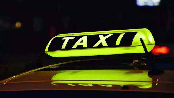 Taksi şoförü, kendisine ödemeyi unutan eski Twitter MD'sinden para almayı reddediyor