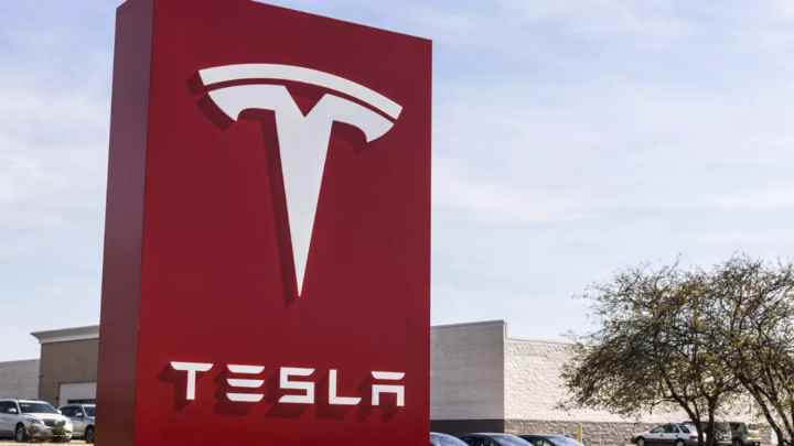 Tesla, ABD ve Kanada'daki bazı araba modellerinde indirim sunuyor