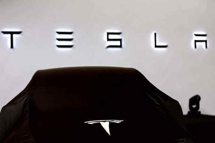 Tesla, önümüzdeki ay elektrikli arabalarında radar teknolojisine dönmeyi planlıyor