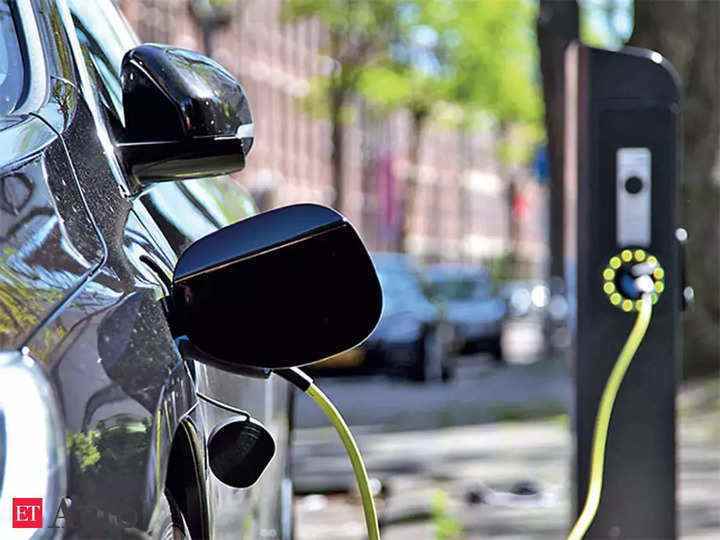 Hindistan'da kayıtlı 18 binden fazla elektrikli araç: Birlik Bakanı Nitin Gadkari