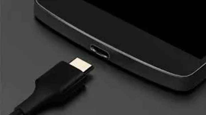 Hükümet, USB-C şarj bağlantı noktasını zorunlu kılıyor: iPhone ve Android akıllı telefon kullanıcıları için ne anlama geliyor?