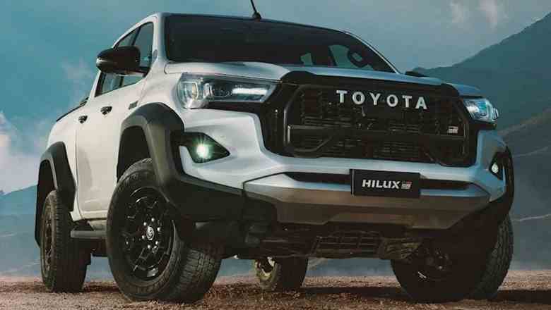 Toyota Hilux kamyonetin en güçlü versiyonu sunulur - zorunlu 2,8 litrelik turbo dizel ile