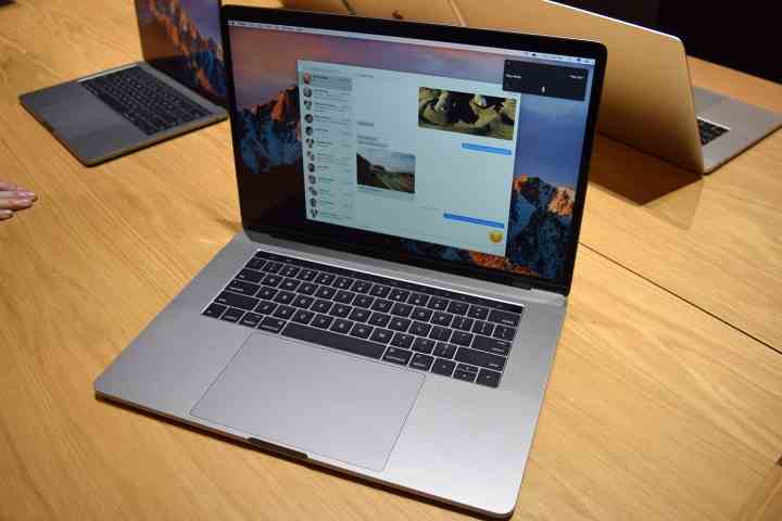 Touch Bar özellikli Apple MacBook Pro OLED
