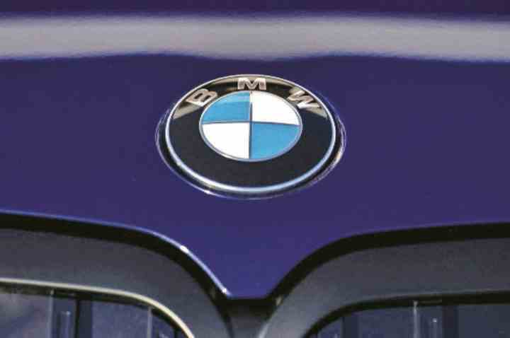 BMW satışları 2022'de düştü, bu yıl %15 pil-elektrik satışı hedefliyor
