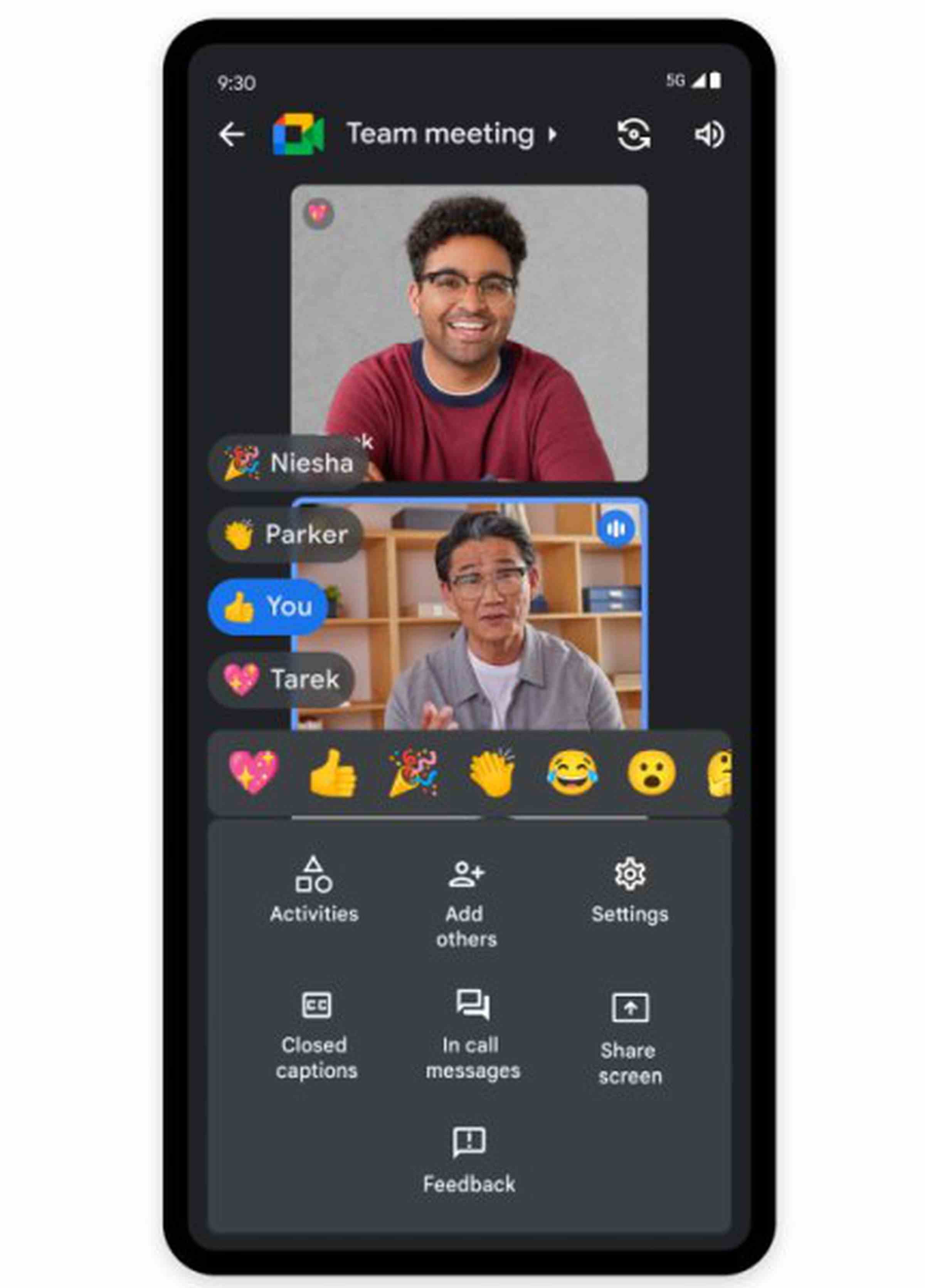 Resimde, iki kişinin bir Google Meet görüntülü sohbet görüşmesinde olduğu, başparmak yukarıya, ışıltılı kalp veya alkış gibi çeşitli emoji tepkileriyle simüle edilmiş bir telefon ekranı gösterilmektedir.