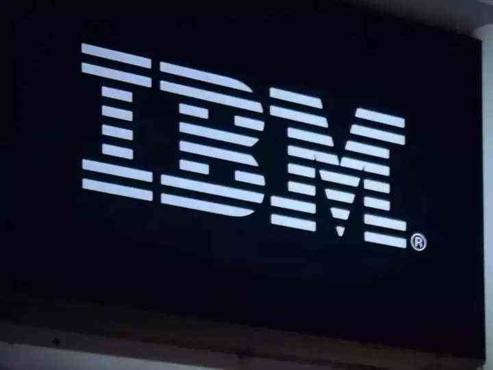 IBM, 3.900 kişiyi işten çıkarıyor, yıllık nakit hedefini kaçırıyor