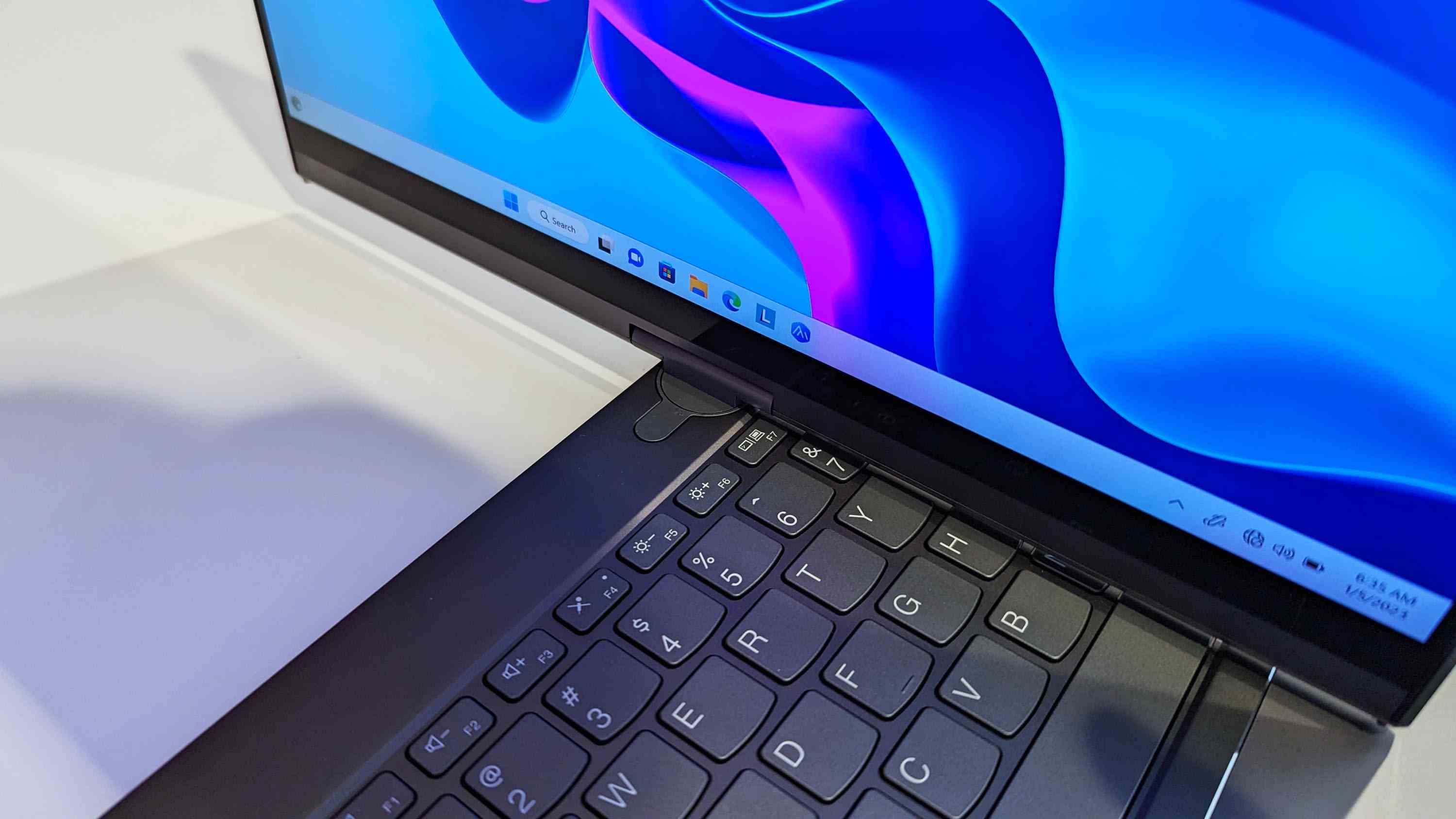 E-mürekkep ekranlı Lenovo Twist dizüstü bilgisayar