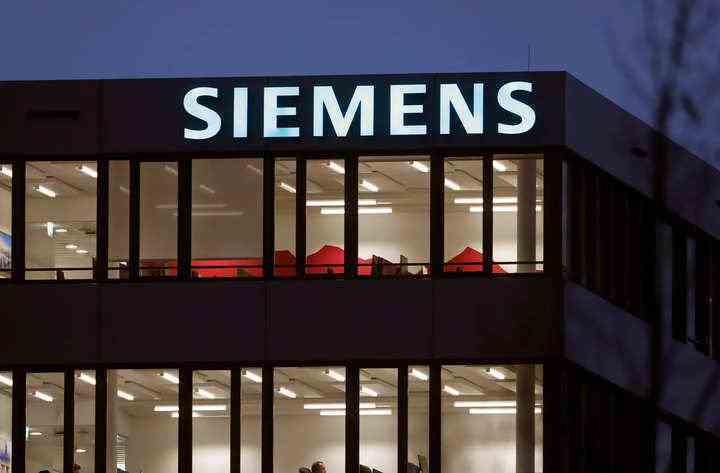 Siemens, Hindistan'da 3 milyar avroluk tren anlaşması imzaladı