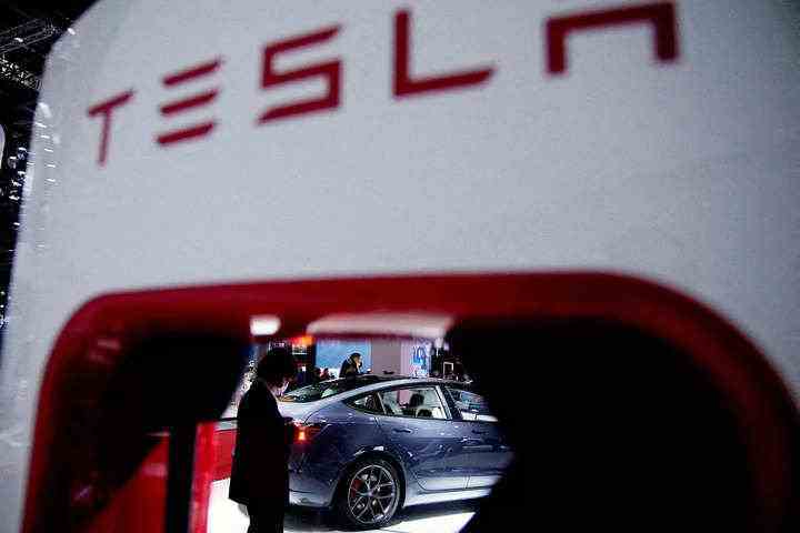 Tesla, ABD pazarı için elektrikli araç fiyatlarını düşürdü