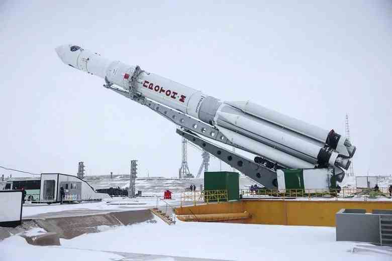 Fotoğraf: Baikonur'un fırlatma rampasına kurulu bir meteoroloji uydusuna sahip dev bir 