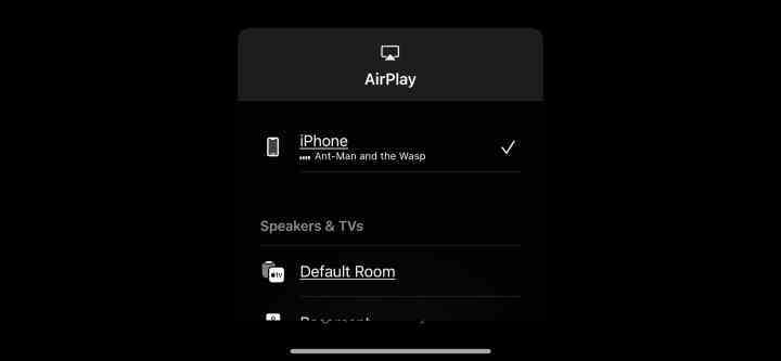 iOS için Disney+ uygulamasındaki AirPlay video seçeneği.