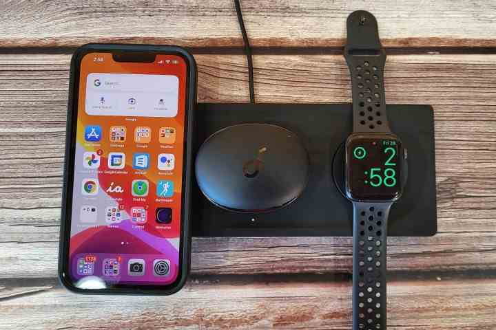 Belkin 3'ü 1 arada şarj cihazı, telefonunuzu, Airpods'unuzu ve Apple saatinizi aynı anda şarj edebilir.