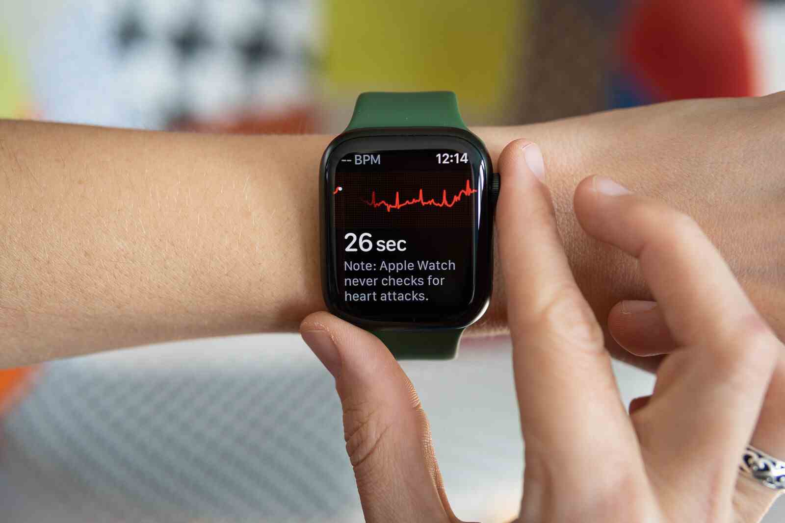 Apple, Apple Watch'un dünya çapında uzun vadeli tıbbi araştırmalara nasıl yardımcı olacağını vurguluyor