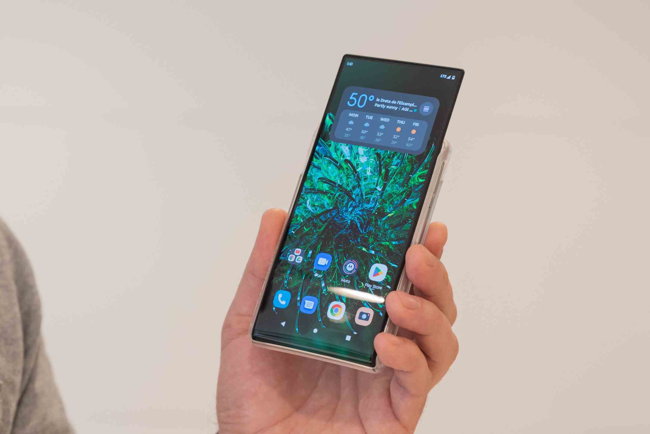 Motorola'nın katlanabilir konsept telefonunu sunarken: Gelecek bu mu?