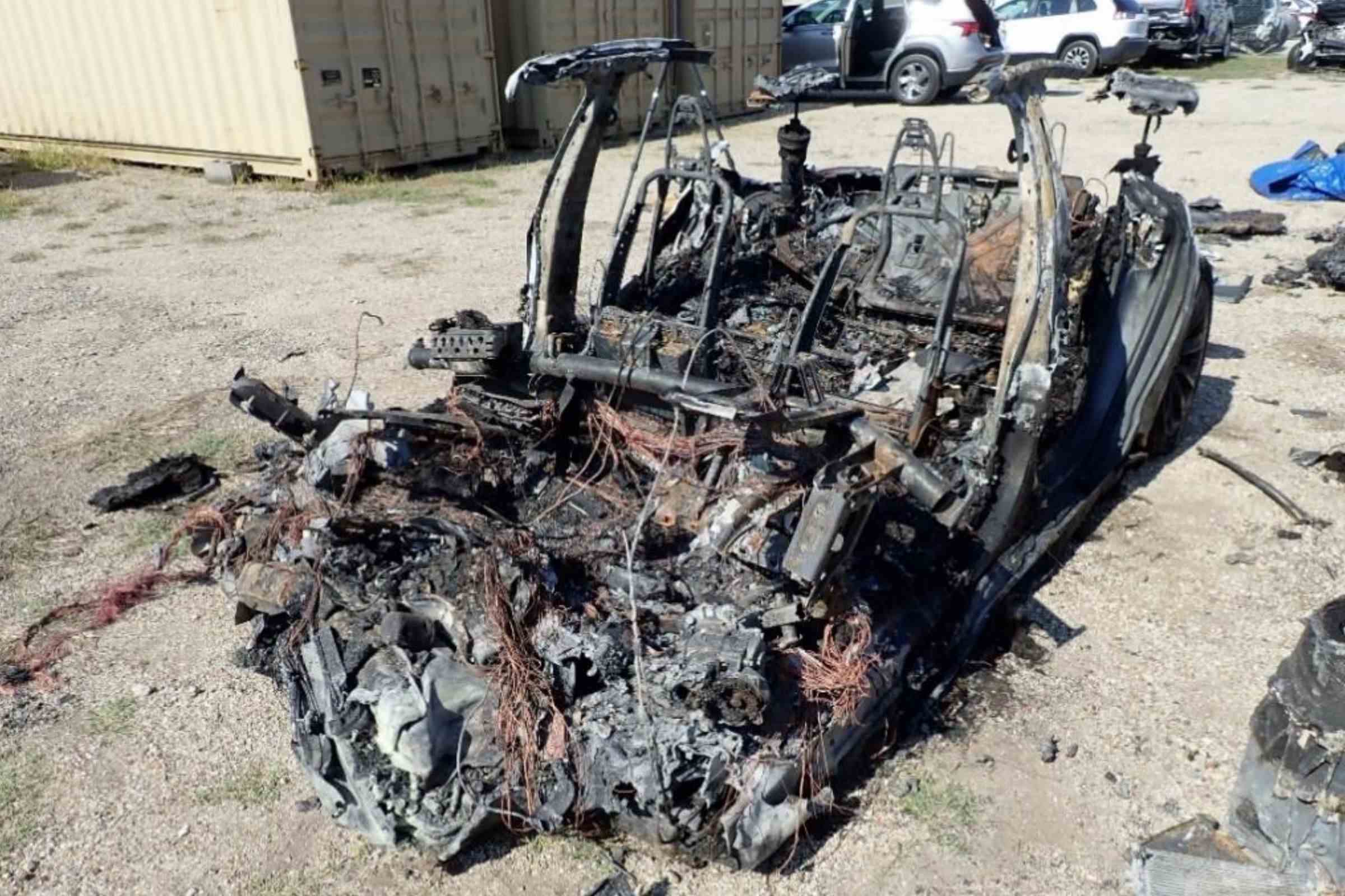 Ateşli Teksas kazasına karışan Model S'nin sonuçları.