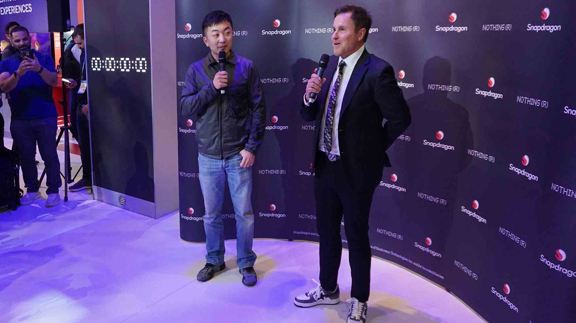 Nothing'in CEO'su Carl Pei, Snapdragon 8 serisi yonga setinin kullanıldığını duyuruyor
