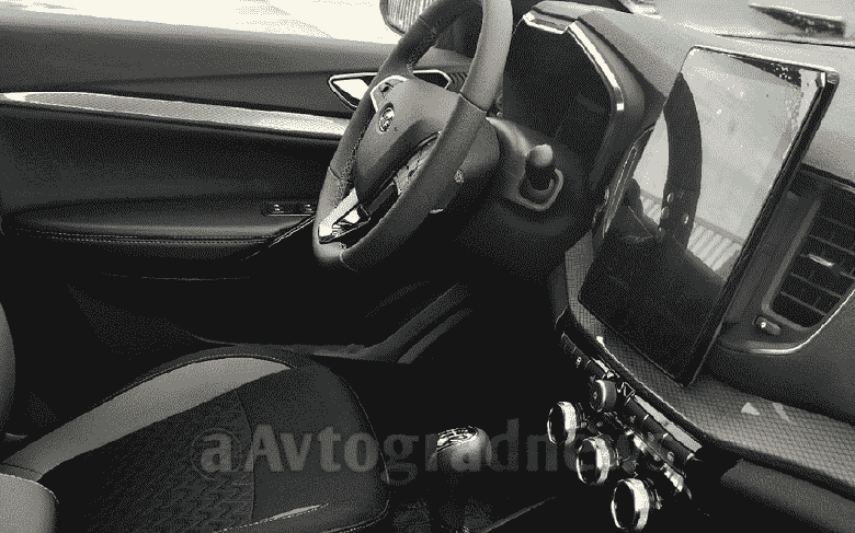 AvtoVAZ, Lada Vesta NG'nin seri üretimine devam ediyor.  Yaklaşık fiyat açıklandı