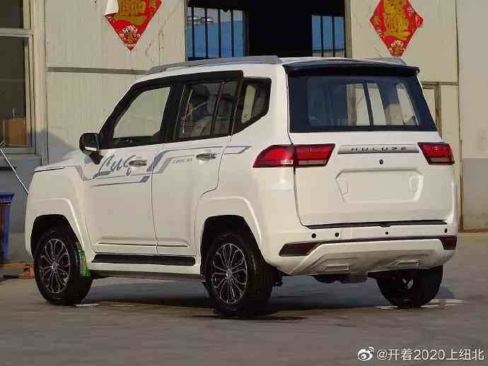 Çinliler Toyota Land Cruiser 300 ile alay ettiler. Saygın bir çerçeve SUV'nin tasarımı bir mikromobil için 