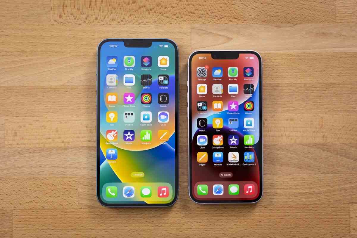 Pro olmayan iPhone 15 ve 15 Plus'ın iPhone 14 Plus ve iPhone 14 tasarımlarını (resmi burada) kökten revize etmesi bekleniyor.  - Apple'ın iPhone 15 Pro fiyat artışı söylentileri yavaş yavaş artıyor