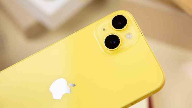 Apple iPhone 14 sarı renkte