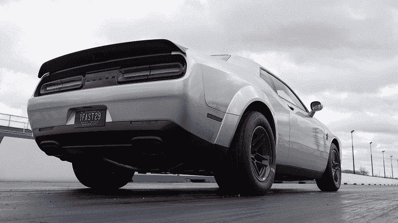 1.66 saniyede 96 km/s hıza çıkıyor ve 1025 hp güce sahip.  Dodge Challenger SRT Demon 170 tanıtıldı