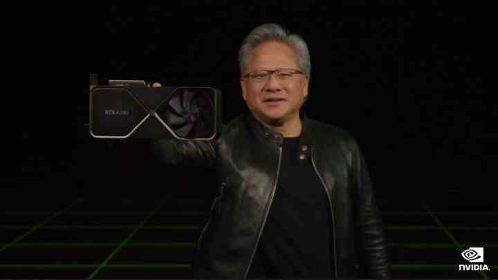 RTX 4090 grafik kartı ile Nvidia CEO'su Jensen Huang.