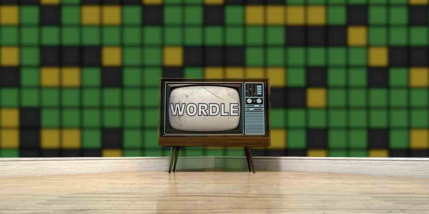 Wordle kutusu duvar kağıdına sahip eski bir televizyonda Wordle