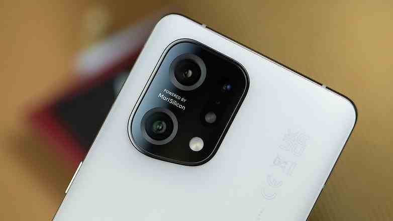 Kamera sistemine bakan Oppo Find X5'in arkası
